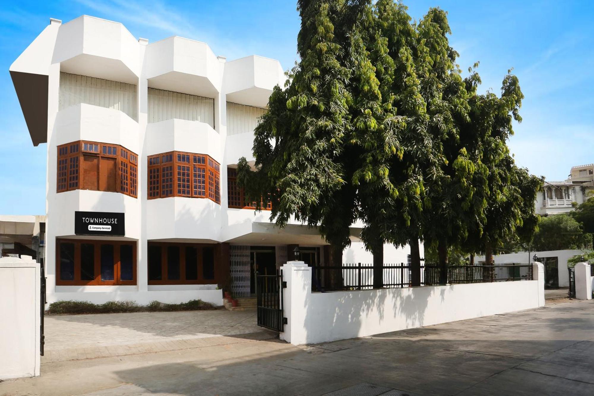 Super Townhouse Pichola Formerly Vinayak Hotel